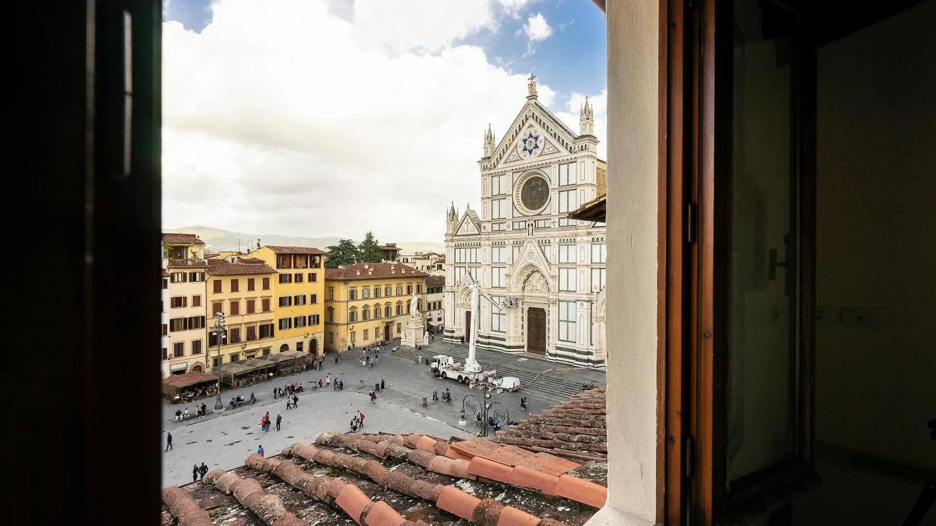 Piazza Santa Croce Apartment Florence