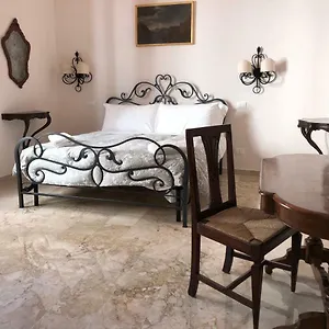 Viola Borgia Apartment