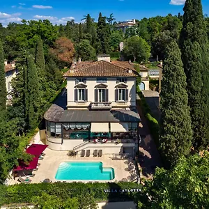 Carlotta Hotel